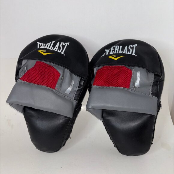 Everlast Boxing Advanced EverCool Mantis Punch Mitts One Size MMA Trainer Pads - Picture 2 of 8